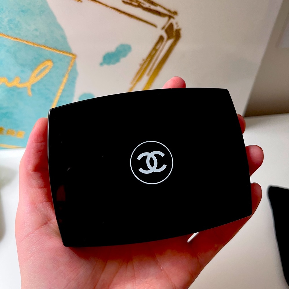 Chanel Vitalumiere Compact Douceur Foundation Setting Powder 12 Beige Rose